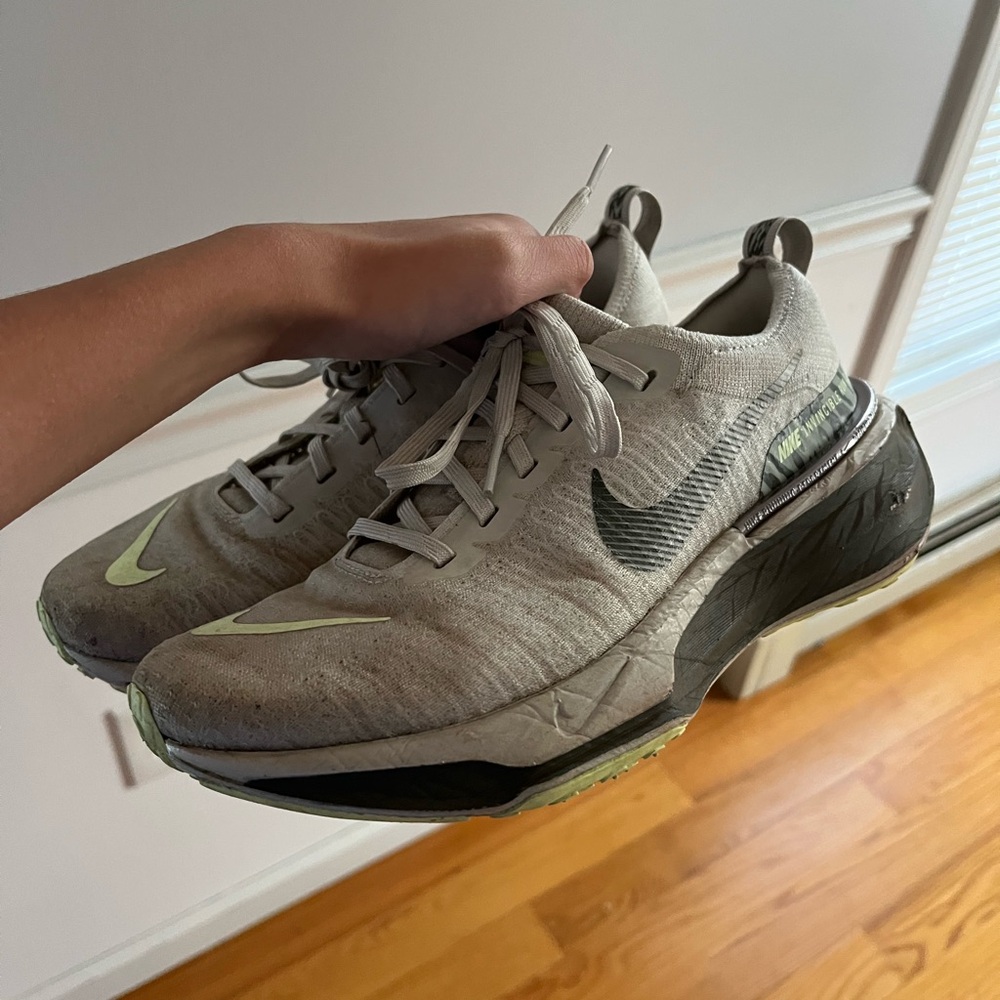 Nike Invincible 3 Premium Women's size 8 Running shoes